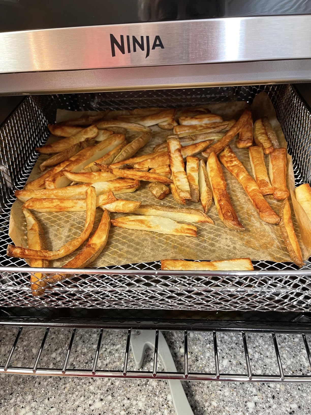 Ninja | French Door Premier Air fry Oven | 10-in-1 functions | 20.3-qt capacity | 5-qt Air Fry Basket, Sheet Pan, Wire Rack, Broil Rack | PFAS-free Cooking Surface, Dishwasher-Safe Accessories | FO101 customer photo 1