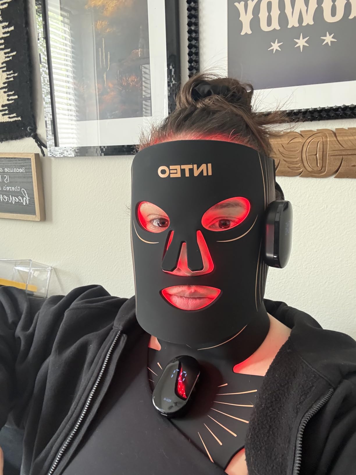 Red Light Therapy for Face and Neck, 4 Modes Cordless Face Mask Light Therapy with Neck Masks, 850nm Infrared & Red Light Mask, 2000mAh Rechargeable Light Therapy Skin Care At Home (680 Beads) customer photo 1