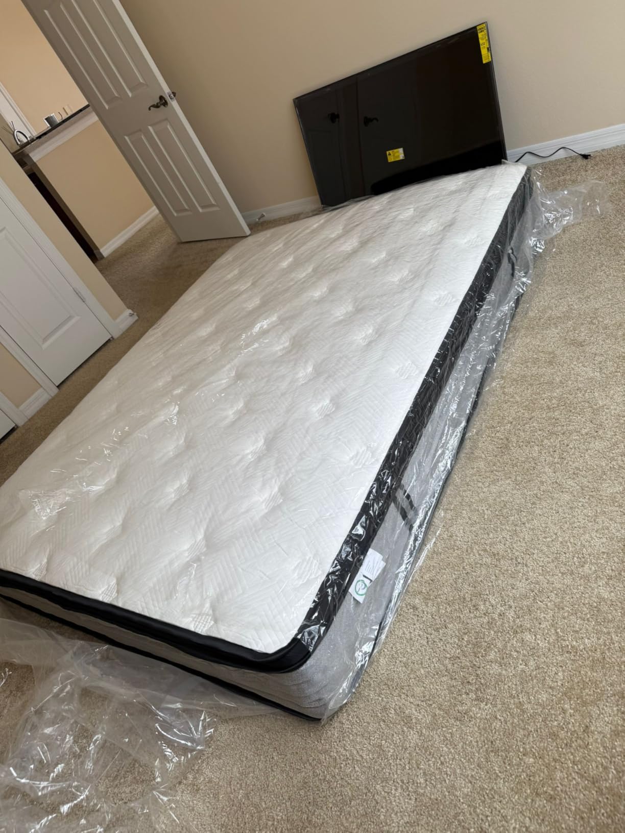King Mattress, 14 Inch King Size Mattress in a Box, Hybrid Mattress with Memory Foam & Individual Pocket Springs, Medium Firm Feel, Edge Support, Motion Isolation, Pressure Relief, CertiPUR-US customer photo 2
