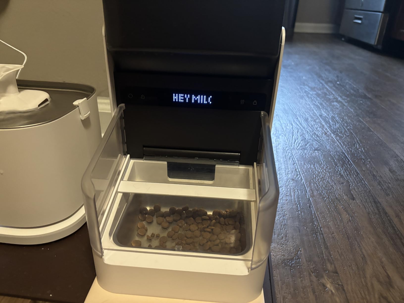 PETLIBRO RFID Automatic Cat Feeder, Collar Sensor for Personalized Meals, Cats Recognition, Diet Tracking and Anti-Stealing for Multi-Pets Homes and Different Diets, Wi-Fi Programmable Food Dispenser customer photo 2