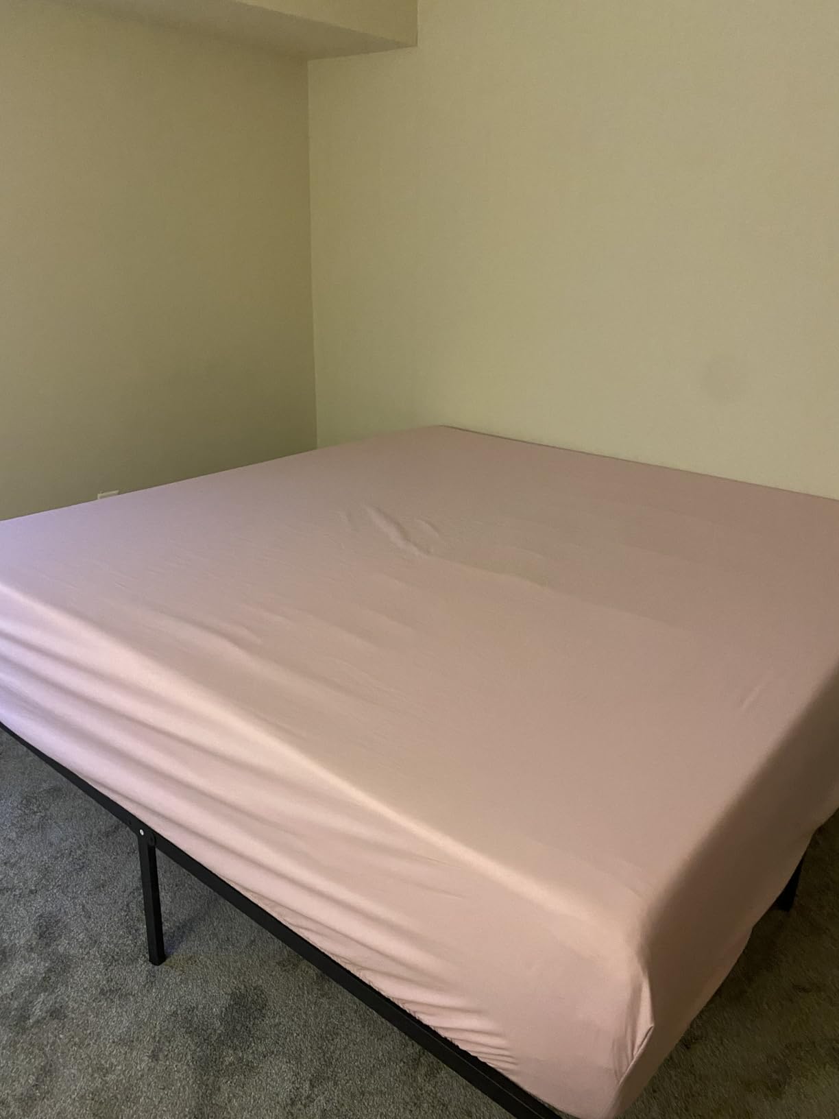 Novilla Queen Mattress, 10 Inch Queen Size Memory Foam Mattress in a Box, Gel Memory Foam for Comfort & Cooling Night Sleep, White, CertiPUR-US Certified customer photo 1
