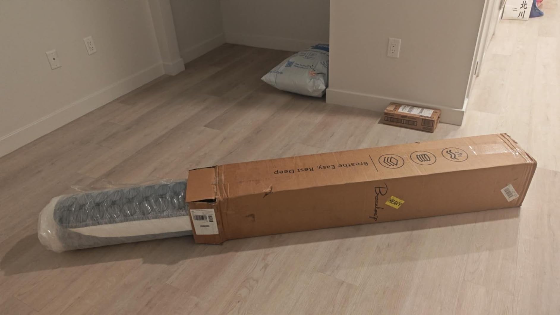 Queen Mattress, 12 Inch Cooling Hybrid Queen Size Mattress in a Box, Medium Firm with Gel Memory Foam & Pocket Coils, Motion Isolation, Pressure Relief, CertiPUR-US customer photo 2