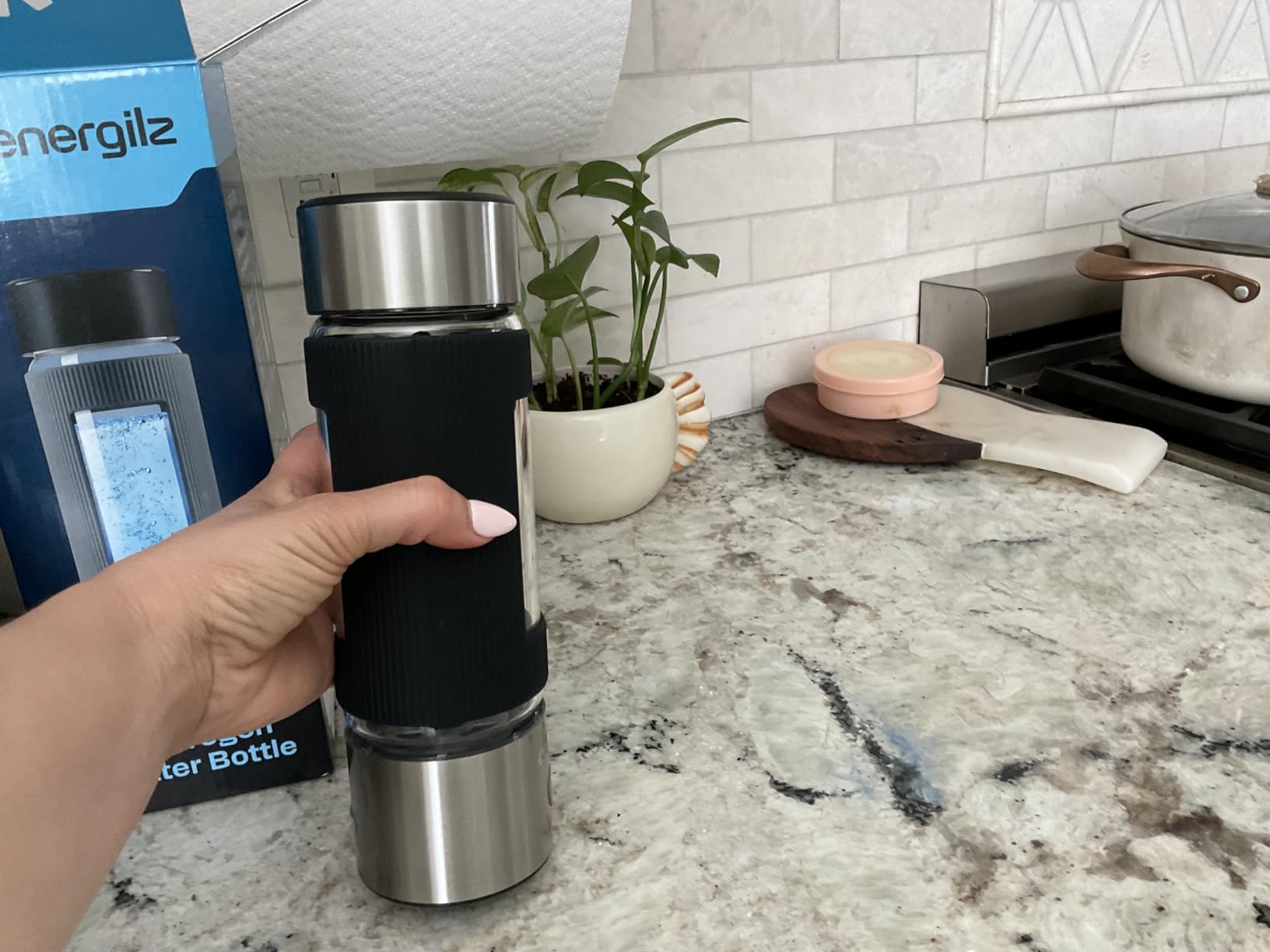 Hydrogen Water Bottle | 16.2 oz (480 ml) Hydrogen Water Generator | 6000 PPB Hydrogenator Machine | SPE/PEM Ionizer Generator (Silver) customer photo 2