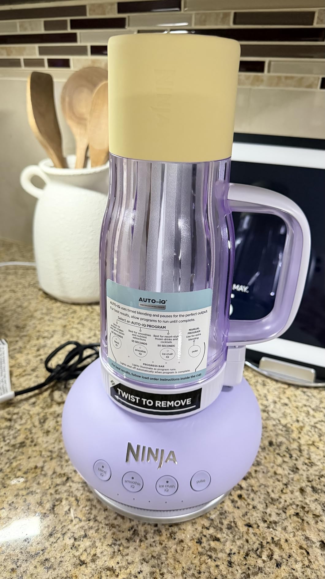 Ninja Blendboss Personal Blender for Smoothies & Frozen Drinks | 26oz Travel Tumbler with LeakProof Lid, Chug Spout & Detachable Straw | Auto-iQ Technology | DB351CY customer photo 2