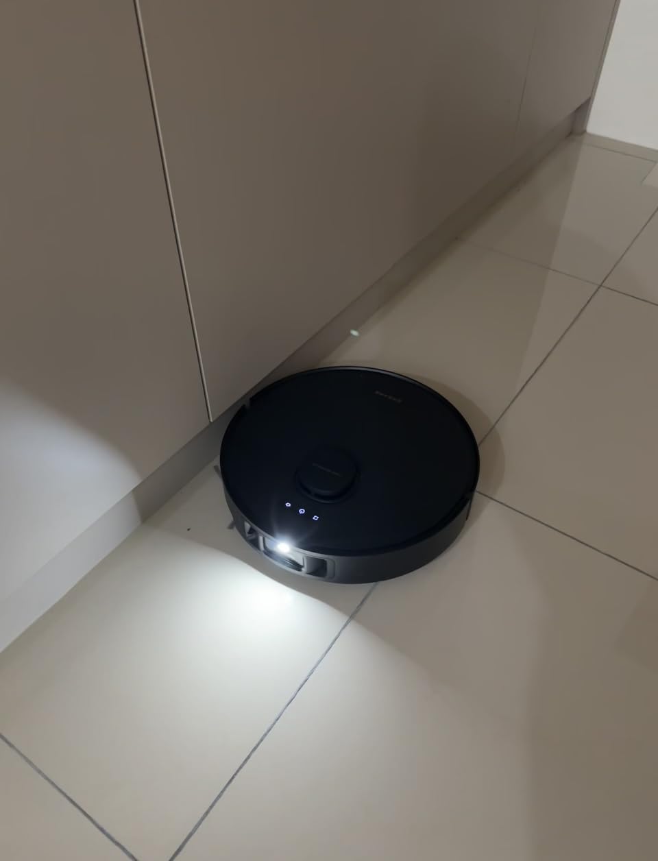Dreame L40 Ultra Gen 2 Robot Vacuum and Mop with 25,000Pa Suction, Extendable Side Brush and Mop, All-in-One Self-Emptying & Cleaning Dock, Voice & App Control, Black customer photo 2
