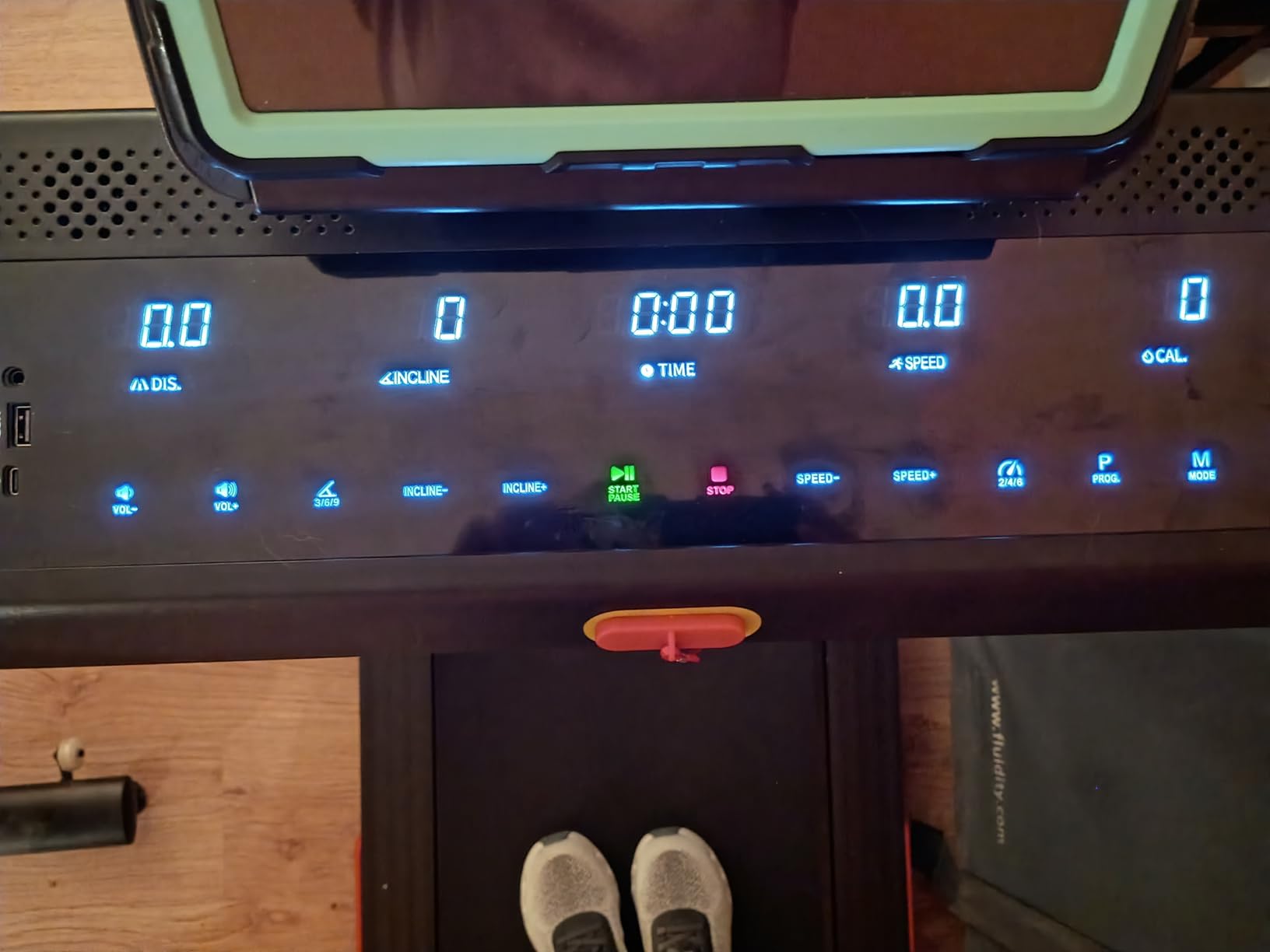 Renestar Treadmill for Home with 25% Auto Incline - 8.5MPH Max Speed, Extra Large LED Touchscreen, 300LBS Capacity, Bluetooth Speaker, 3.5HP Home Office Treadmills for Running Jogging Walking customer photo 2