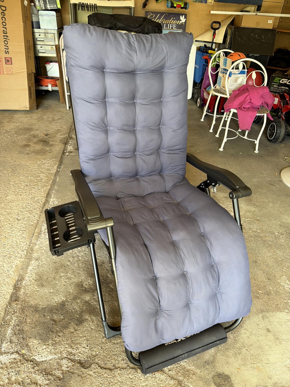 Amopatio Zero Oversized Padded Gravity Chairs with Cup Holder, 29