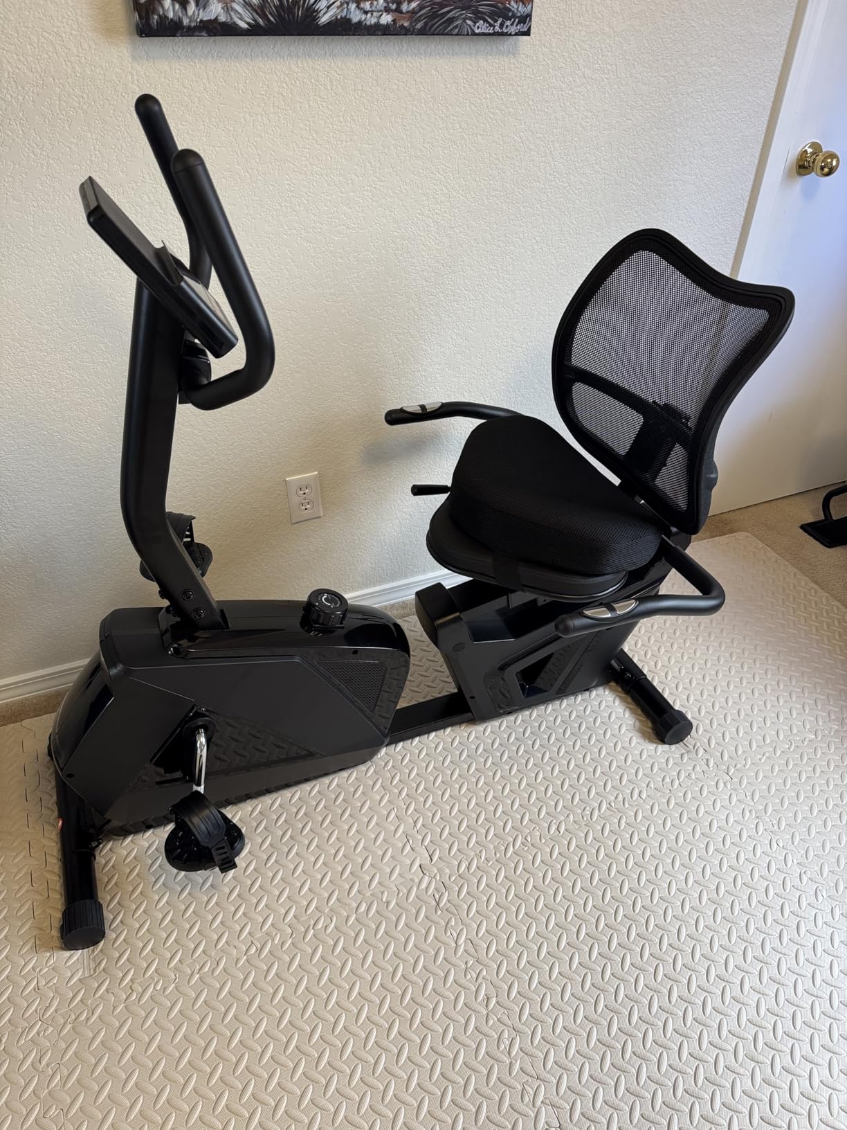 CURSOR FITNESS Recumbent Exercise Bike, Quiet Recumbent Stationary Bike for Adults & Seniors, Magnetic Stationary Bike with 16-Level Resistance, Supports 350LB, Heart Rate Handle & LCD Display customer photo 1
