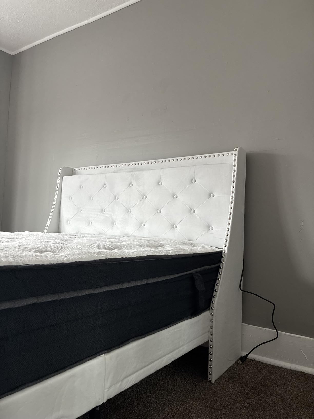 KOW 8 Inch Twin XL Mattress, Gel Memory Foam Mattress Twin XL in a Box Washable Removable Cover, Medium Firm for Cool Sleeping, Fiberglass Free, Made in USA & CertiPUR-US Certified customer photo 1