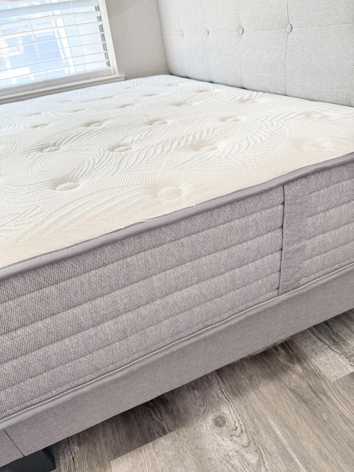 KOW 8 Inch Twin XL Mattress, Gel Memory Foam Mattress Twin XL in a Box Washable Removable Cover, Medium Firm for Cool Sleeping, Fiberglass Free, Made in USA & CertiPUR-US Certified customer photo 2