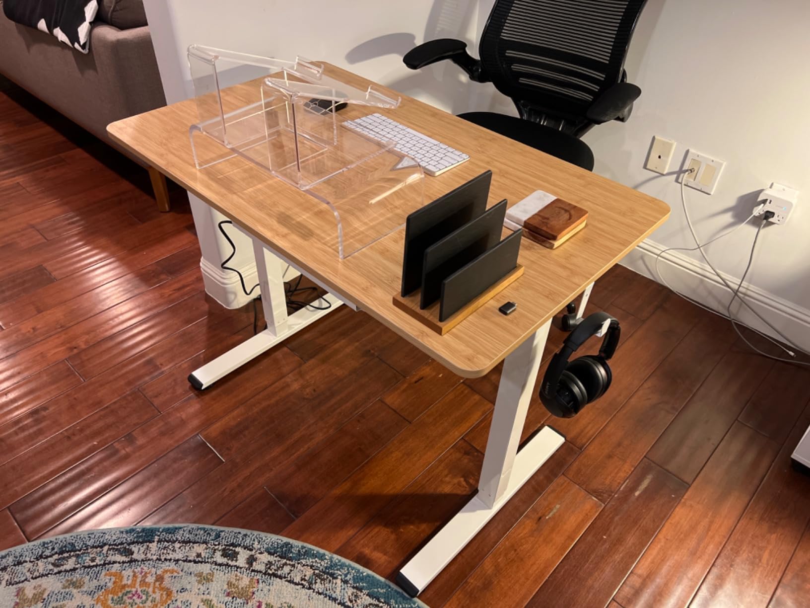 FLEXISPOT 71x32 Inch Large Dual Motor Electric Standing Desk, Black Walnut - 198 LBS Heavy-Duty Capacity, Ideal for Home Office, Creative Studio, or Multi-Monitor Setup customer photo 1