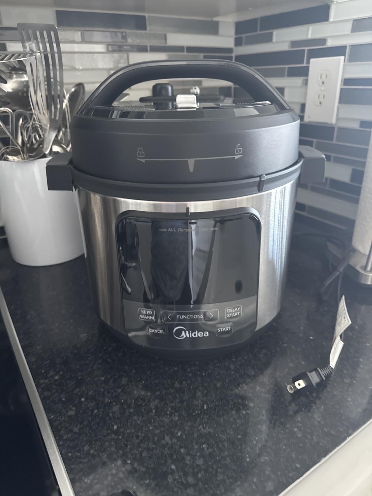 Midea 10-in-1 Electric Pressure Cooker with Slow Cooker, Steamer, Saute, Sous Vide, and Bake Modes, Stovetop & Oven Safe Stainless Steel Pot, 6 Quarts customer photo 2