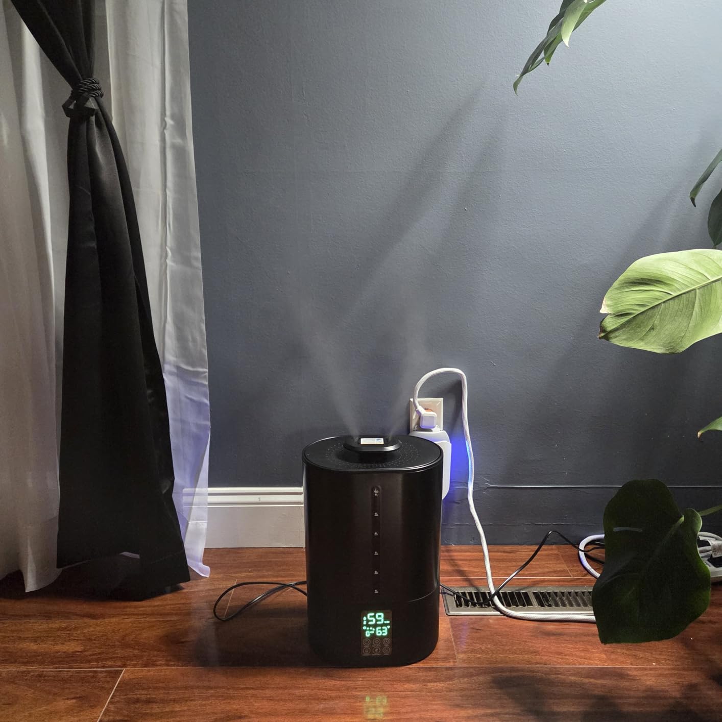 Coolfiqu 6L Humidifiers for Bedroom Large Room Home, Cool and Warm Humidifier for Baby and Plants Hot Mist Top Fill Desk Humidifiers Oil Diffuser, Quiet, Adjustable Mist, 360°Nozzle-Black (2026 Upgraded) customer photo 2