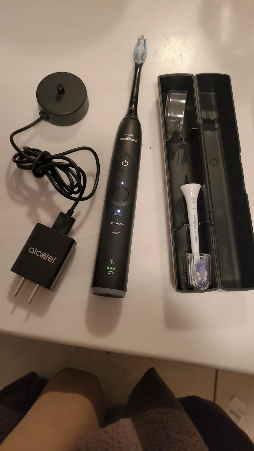 Philips Sonicare 6500 Series Electric Toothbrush with Next-Generation Sonicare Technology, Pressure Sensor, 9 Brushing Settings, SmarTimer, BrushPacer, 21-Day Runtime, Travel Case, White, HX7410/10 customer photo 1
