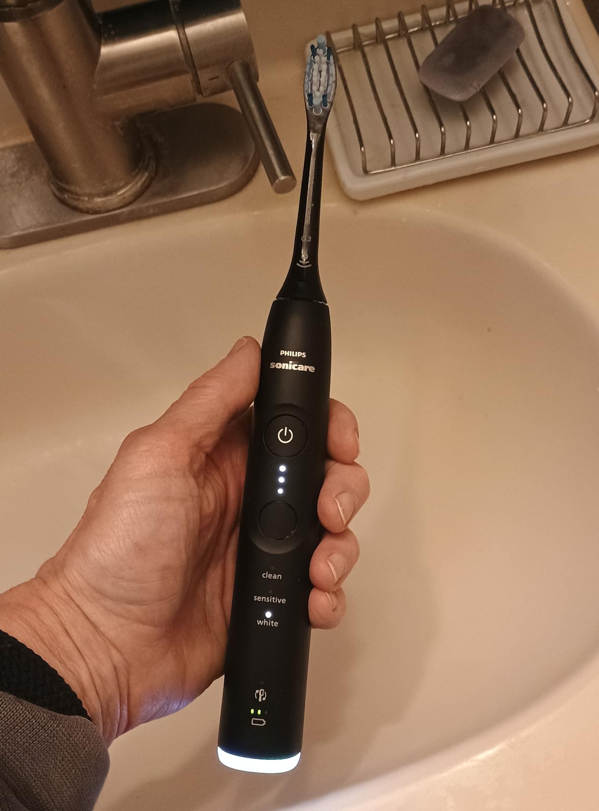 Philips Sonicare 6700 Series Electric Toothbrush - Pressure Sensor, 9 Brushing Settings, for Gum Health & Sensitive Teeth, White, HX7410/07 customer photo 2