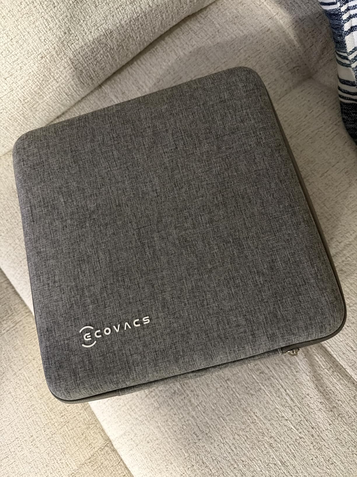 ECOVACS WINBOT W2S Window Cleaning Robot, Intelligent Edge-to-Edge Cleaning with TruEdge Scrubbers, 3 Water Nozzles, 10-Level Safety System, Win-SLAM 4.0 Route Planning, Even Climbing System customer photo 1