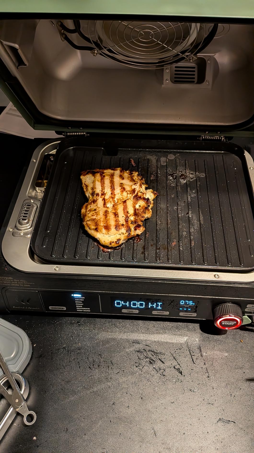 Cuisinart FlavorBoost 8-in-1 Outdoor Electric BBQ Grill & Portable Smoker, Air Fryer Grill Combo with Smart Probe, Smoke Drawer, 154 sq. in., Patio & Balcony Grill for Apartments, CEG-1302 customer photo 1