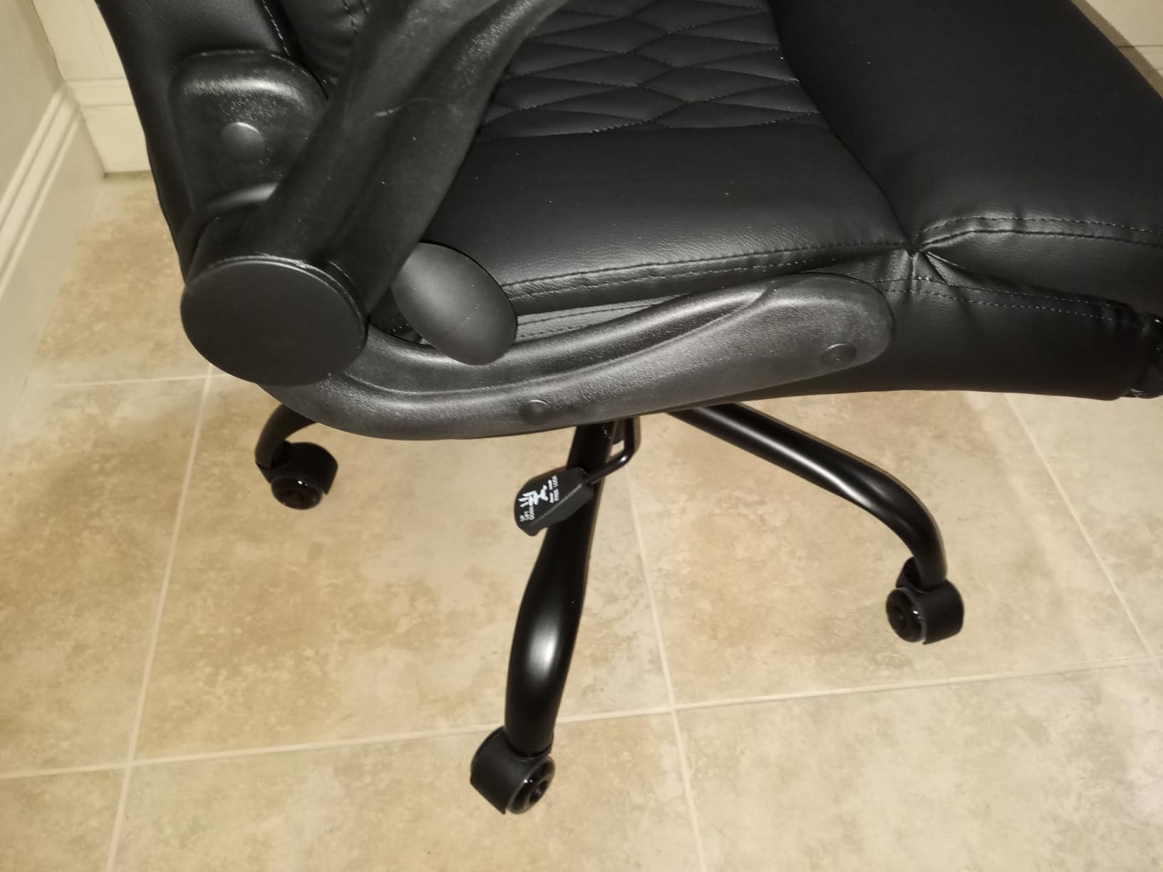 500lbs Big and Tall Office Chair Adjustable Lumbar Support for Back Pain, Extra Wide Seat Executive Office Chair Thick Armrest Pad, Heavy Duty Base&Upgraded Wheels, Ergonomic Comfy Computer Desk Chair customer photo 1