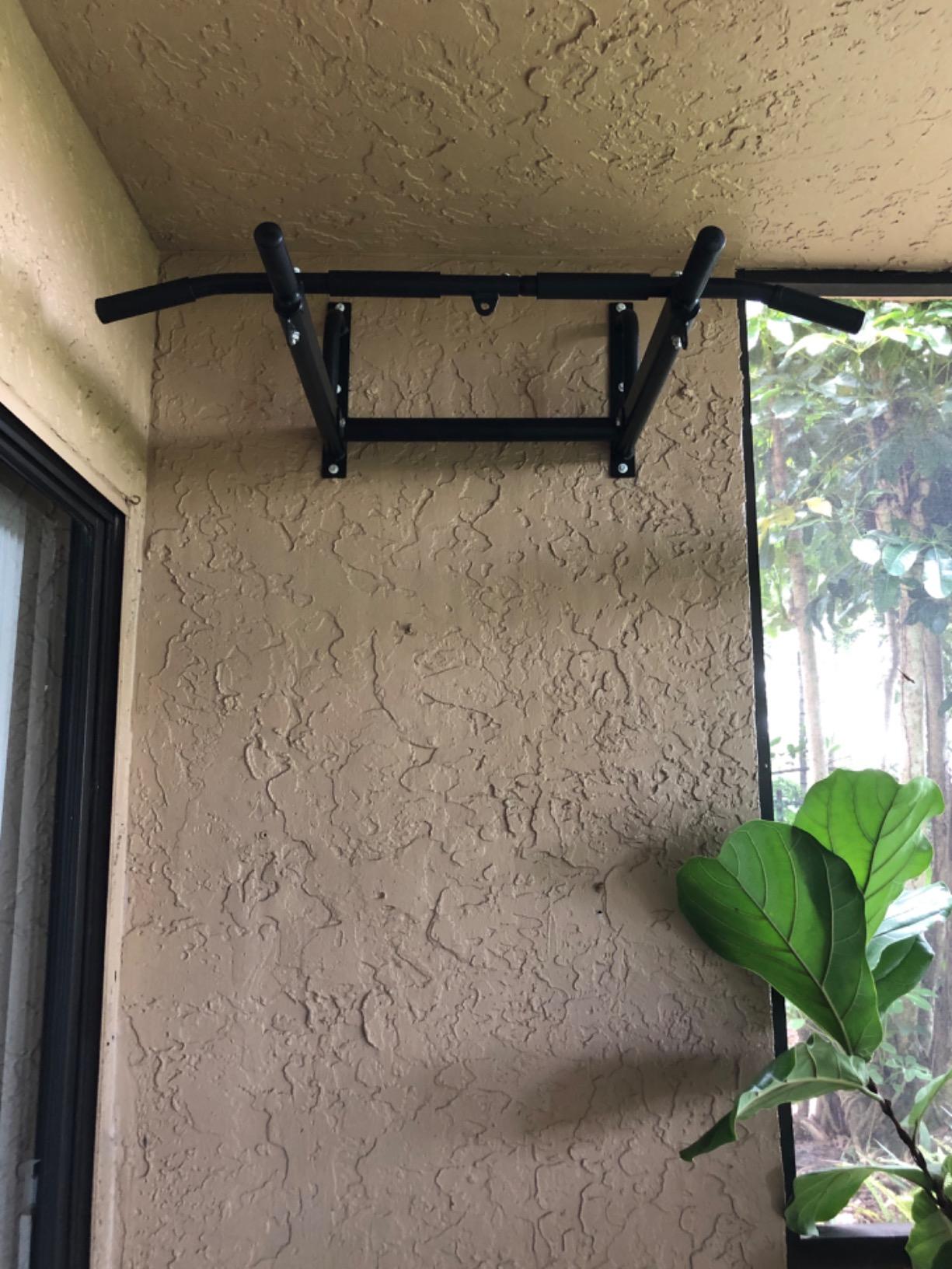 ONETWOFIT Pull Up Bar for Doorway, 440 lbs Heavy Duty Upper Body Fitness Workout Bar for Home Gym Exercise, Multi-Grip Strength Wall Mounted Door Frame Chin-Up Bar for Almost All Doors customer photo 1