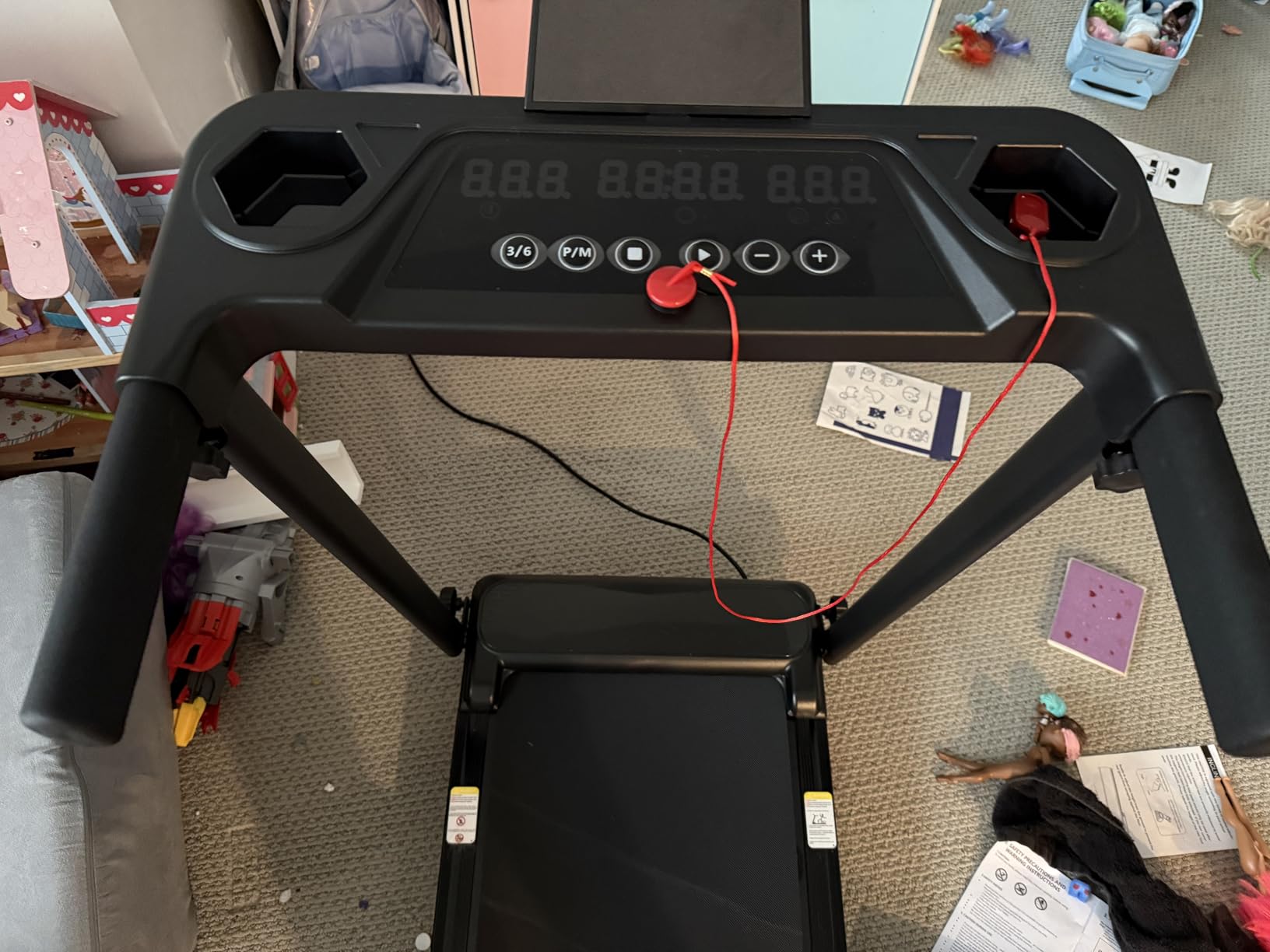 UMAY Fitness Treadmill with 20-Level 20% Auto Incline, Treadmills for Home Auto Folding with Pulse Sensors, 400 LBS Capacity, 4.0HP Quiet Brushless, Max 8.0 MPH customer photo 1