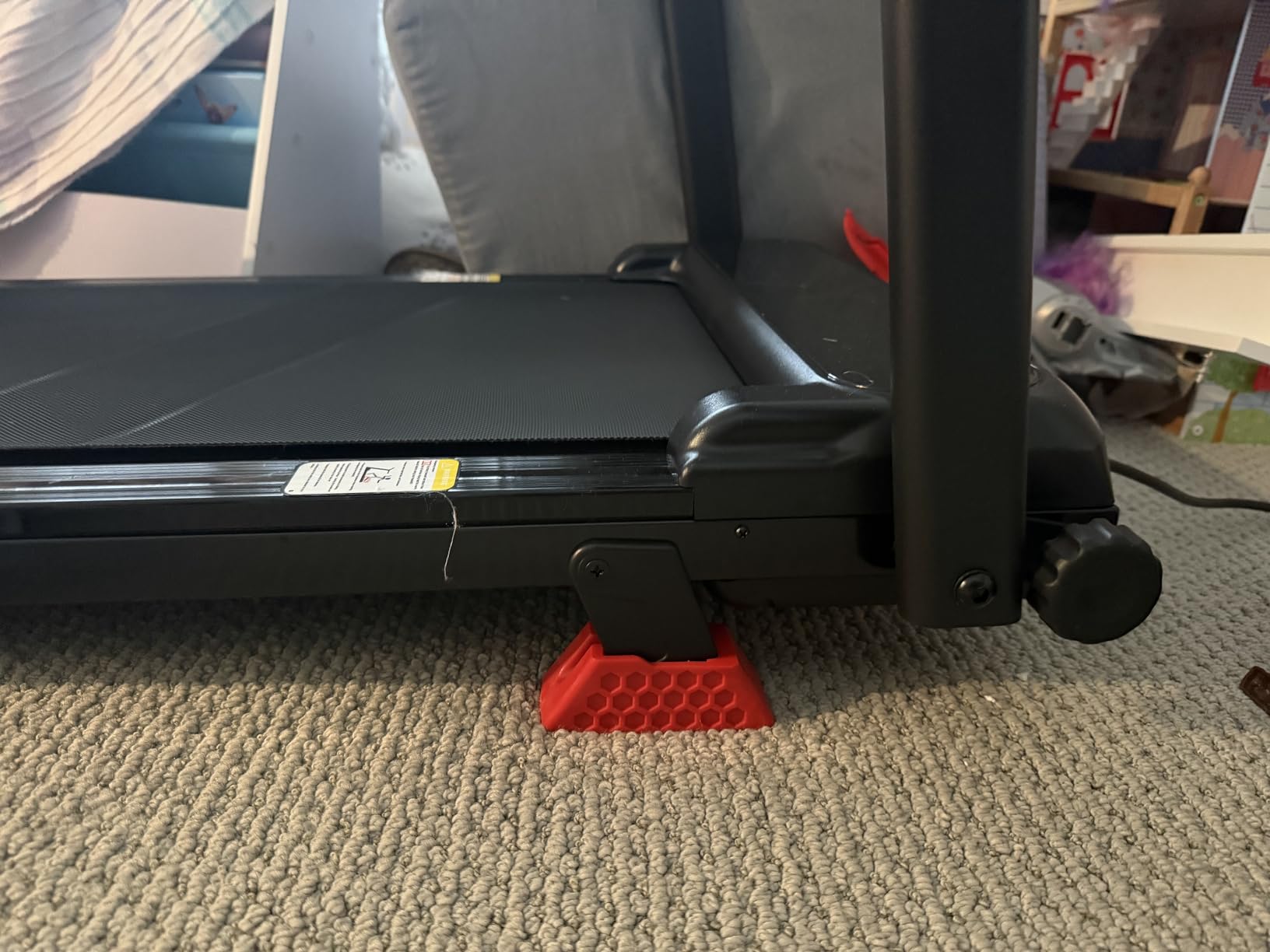 UMAY Fitness Treadmill with 20-Level 20% Auto Incline, Treadmills for Home Auto Folding with Pulse Sensors, 400 LBS Capacity, 4.0HP Quiet Brushless, Max 8.0 MPH customer photo 2
