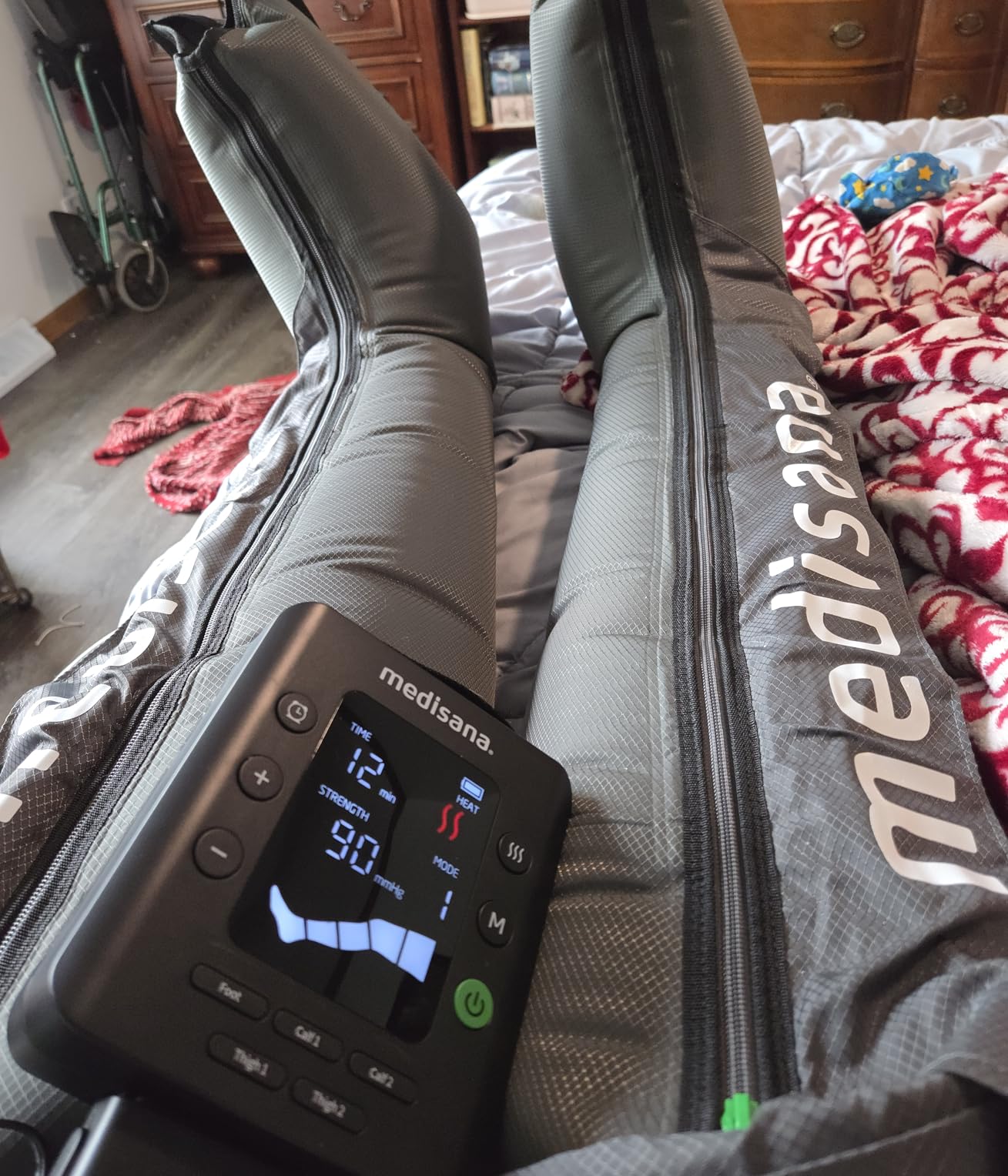 Medisana Leg Massager with Heat and Compression, Leg Massager for Circulation and Pain Relief, Compression Boots with 5 Modes & 3 Heat Levels for Edema Relief customer photo 1
