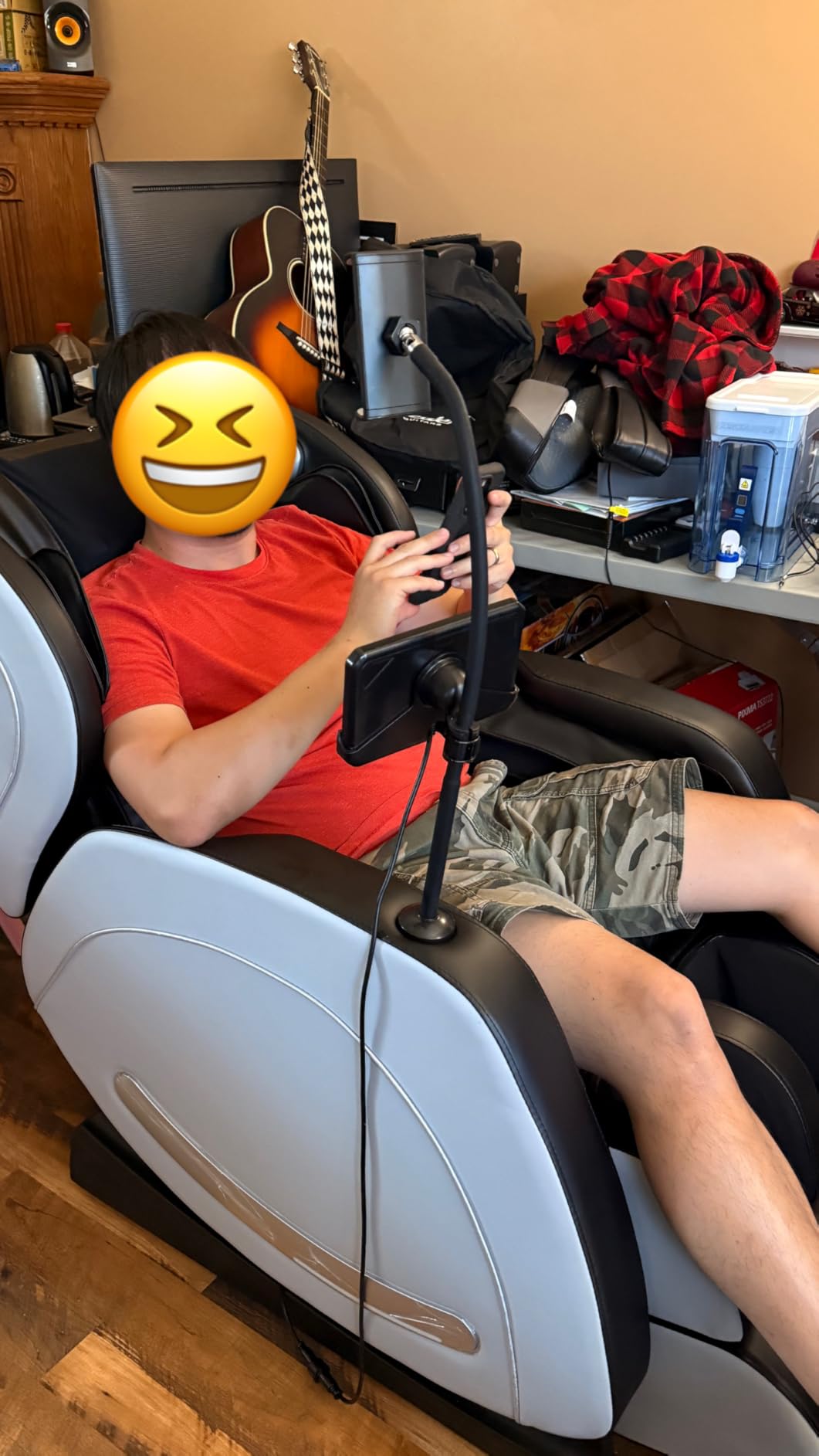 Megashock SL Track 2026 Massage Chair Full Body, Zero Gravity Massage Chair with Back Heat, 12 Fixed Rollers, Foot Massage, Airbag Massage and Bluetooth Speaker for Home and Office customer photo 1
