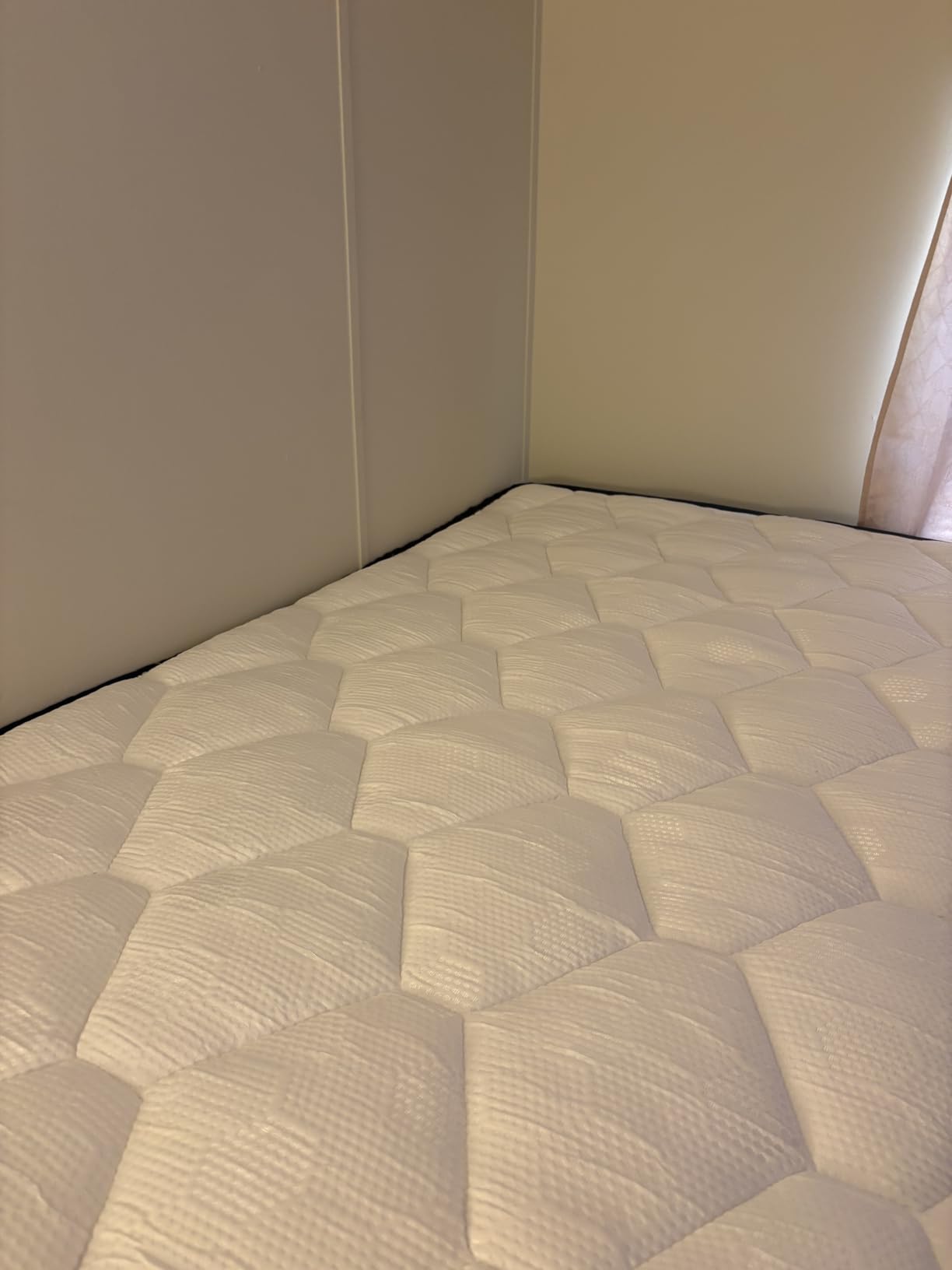 inight 14 Inch King Hybrid Mattress Firm, Heavy Duty Support for Plus Size & Back Pain, Nebulign Foam, Fiberglass-Free & CFR 1633 Compliant customer photo 1