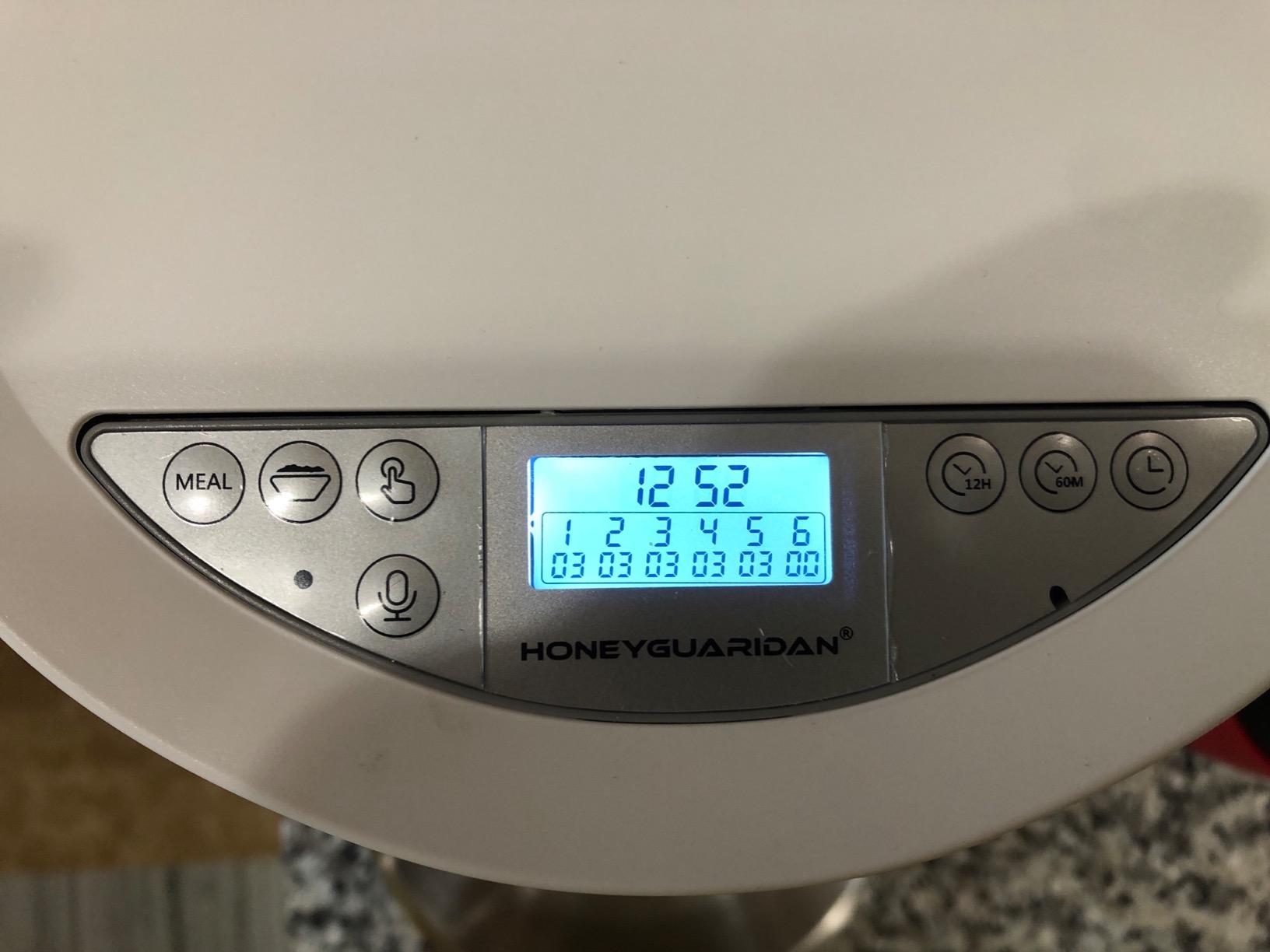HoneyGuaridan Automatic Cat Feeder for 2 Cats, 2.4/5G WiFi Smart Feed Pet Feeder with Stainless Steel Bowl, APP Control Dispenser, Dual Power Supply, Desiccant Bag, 10s Meal Call Black customer photo 2