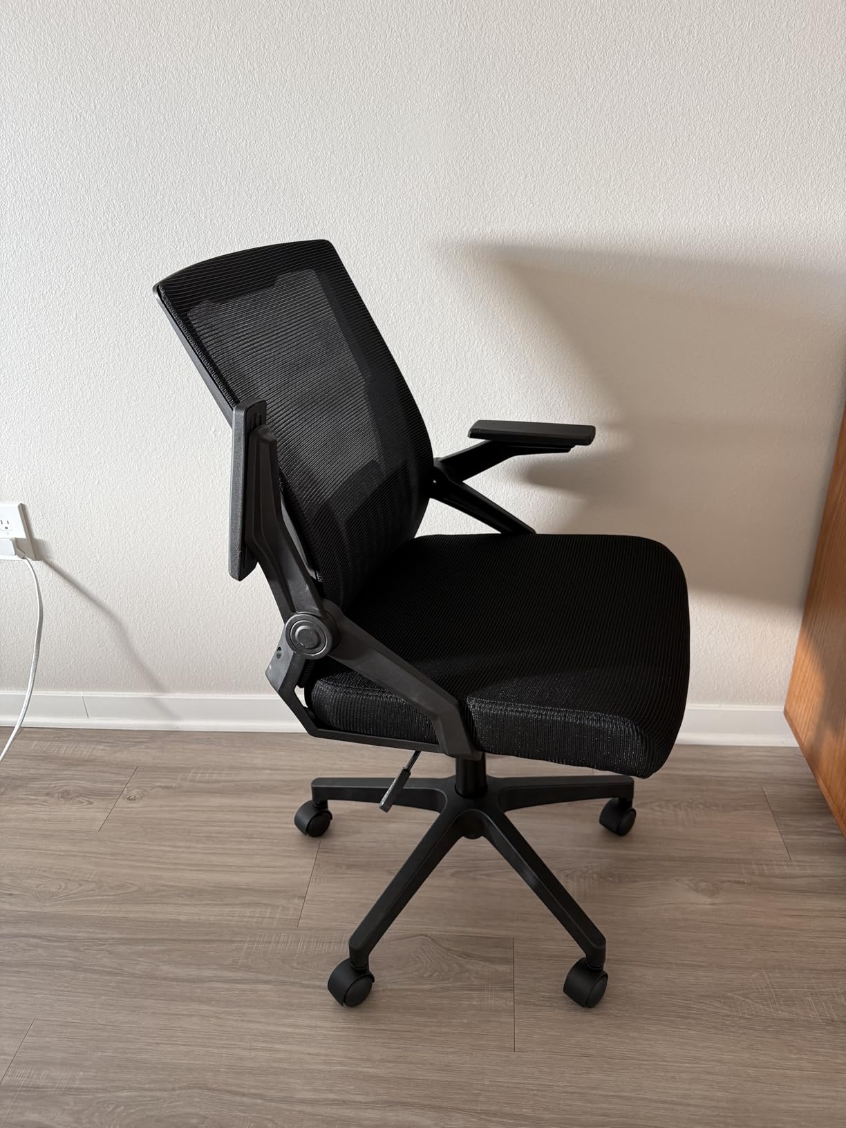 GTPLAYER Ergonomic Office Chair with Flip-up Armrests Executive Computer Chair for Home Office, Breathable Mesh & Comfy Lumbar Support, Moon Gray customer photo 2