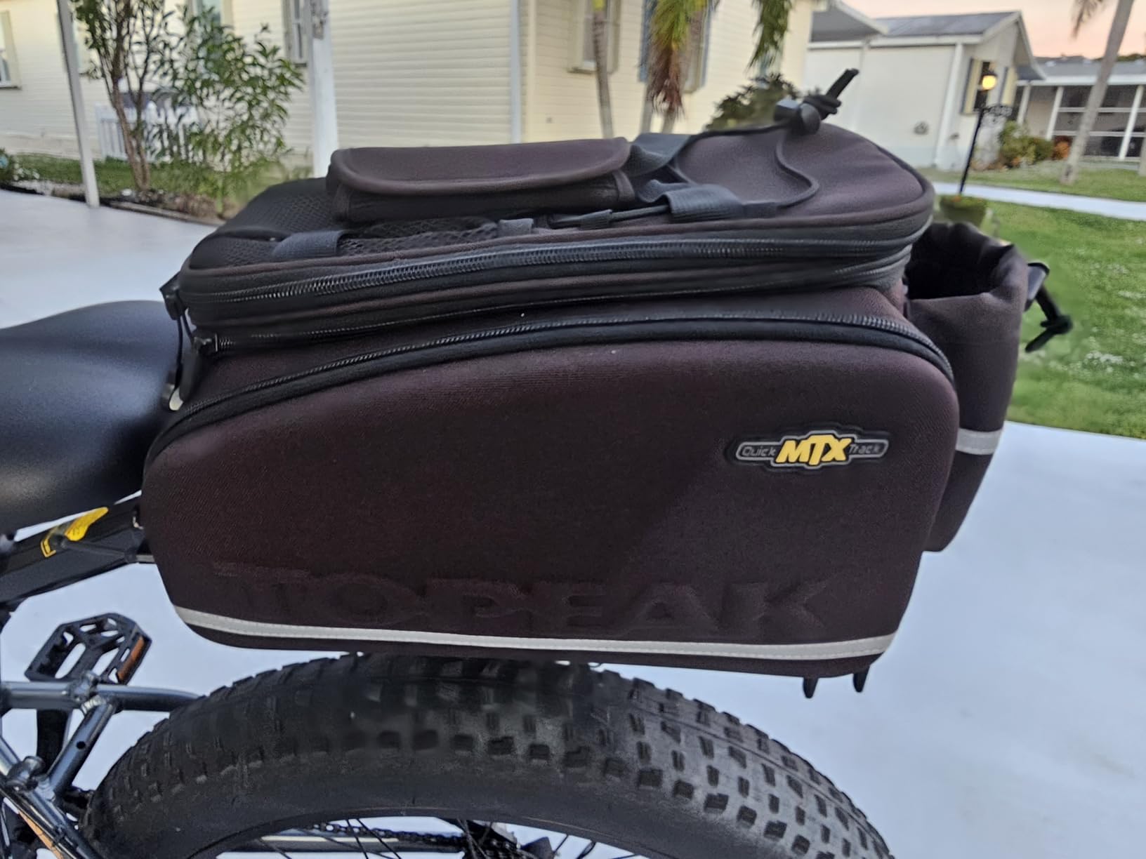 Topeak MTX TrunkBag - Rear Bicycle Bag - Spacious Storage and Easy Mounting customer photo 2