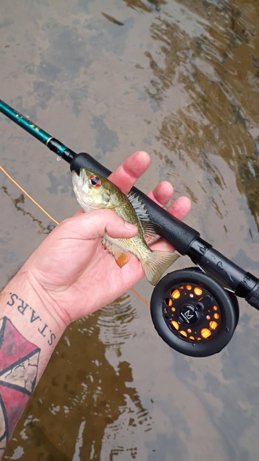 Martin Complete Fly Fishing Kit, 8-Foot 5/6-Weight 3-Piece Fly Fishing Pole, Size 5/6 Rim-Control Reel, Pre-spooled with Backing, Line and Leader, Includes Custom Fly Tackle Assortment, Brown/Green customer photo 2
