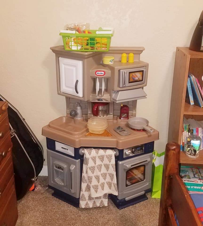 Little Tikes Super Chef Kitchen Blue & Cream, 14.00 l x 28.00 w x 40.00 h inches customer photo 2