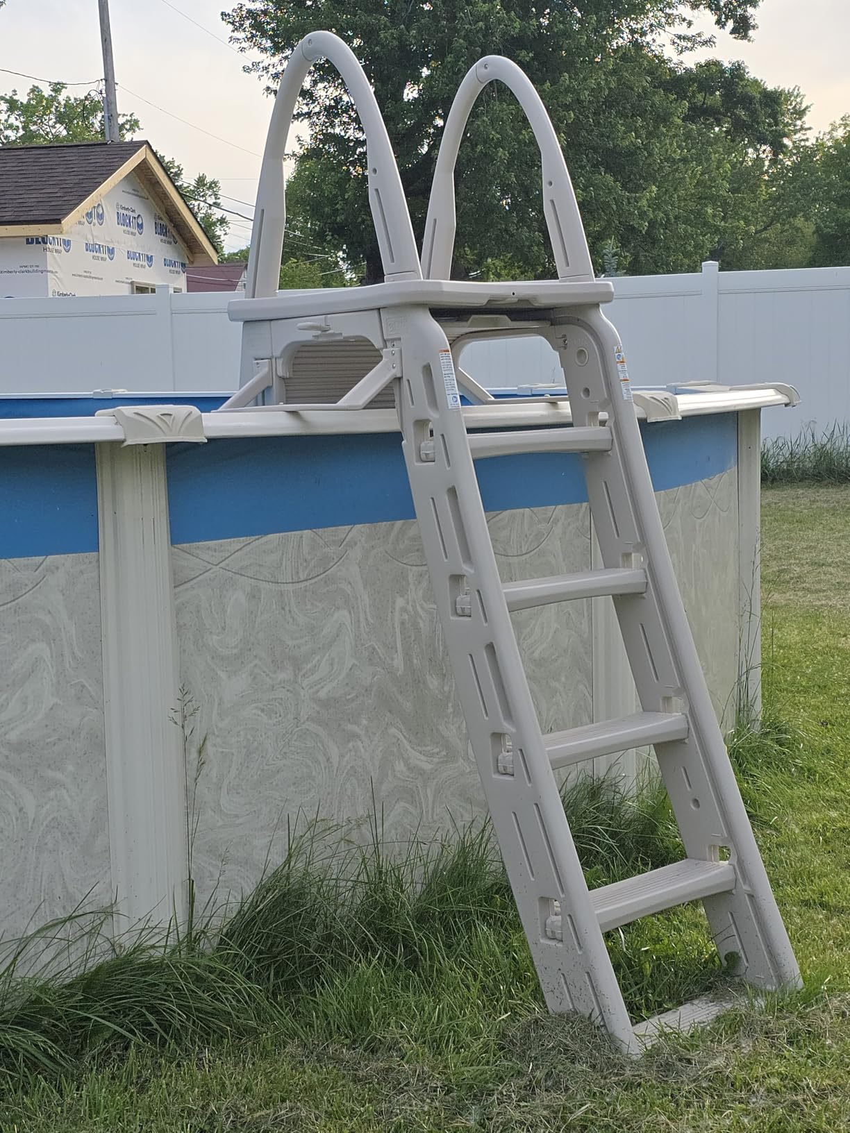 Confer Plastics 7200 Roll Guard fits Above-Ground Pool Heights from 48