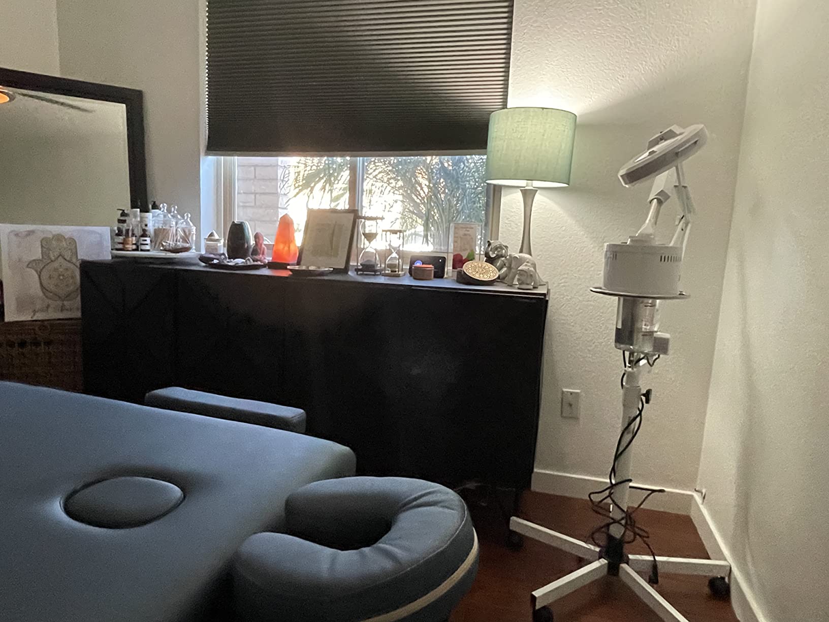 Buy-Rite 2-in-1 Marie Ozone Facial Steamer, 5 Diopter Magnifying Lamp, Fully Adjustable Height, 360' Swivel, Timer and Automatic Shut-Off, Large Star Base with Wheels, MEI-2001A customer photo 1