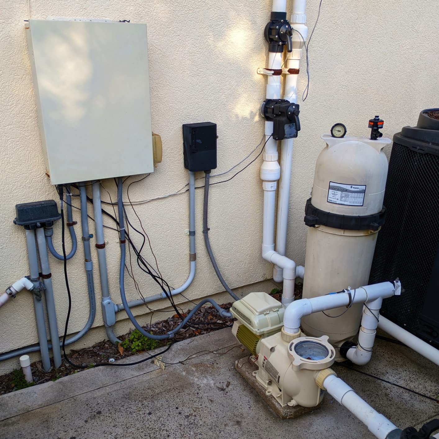 Pentair EC-342001 SuperFlo VS Variable Speed Pool Pump, 1.5 HP customer photo 1