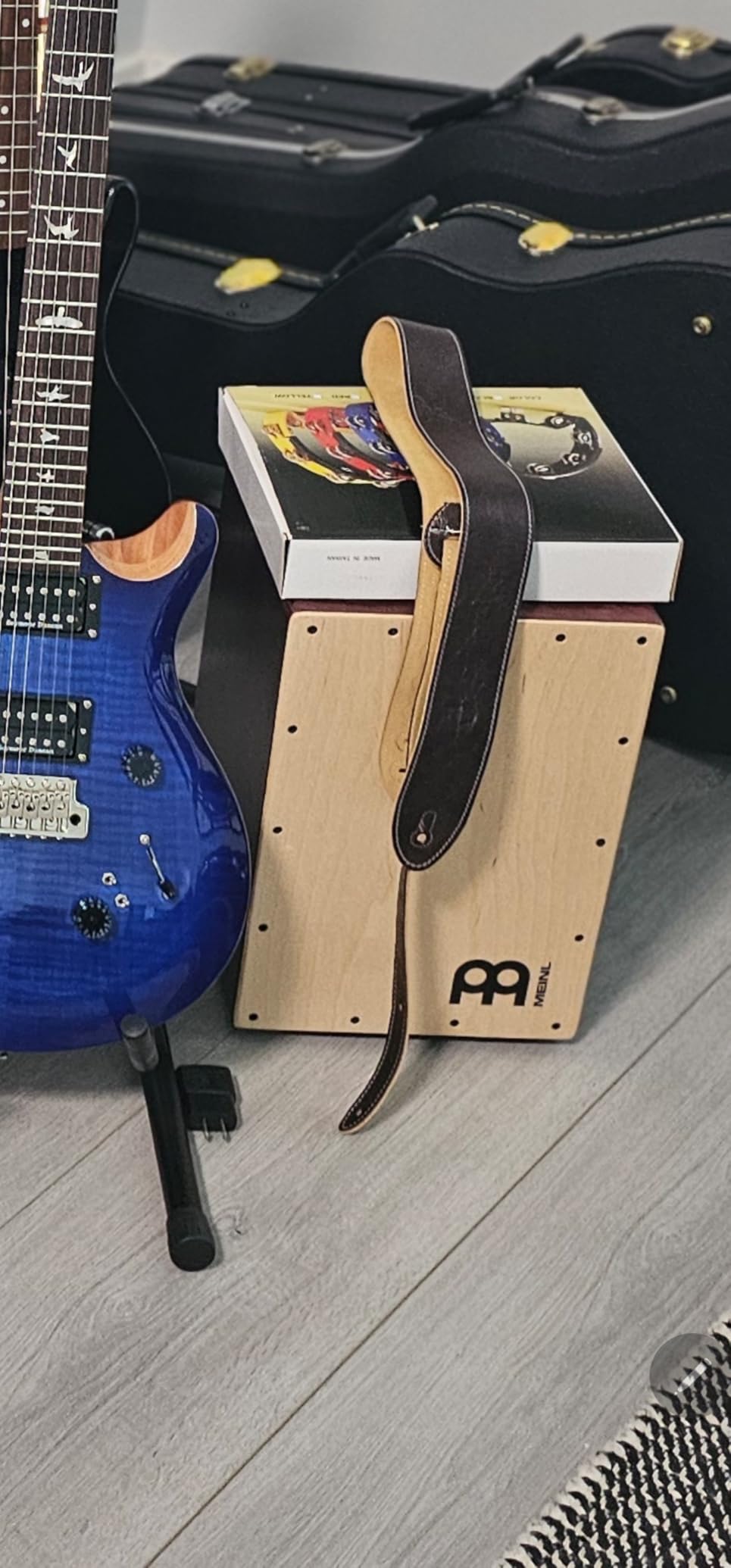 Meinl Percussion Snare Cajon Drum - MADE IN EUROPE - Compact Sit-On Box Drum with Snare & Bass Tone, Baltic Birch Wood customer photo 1