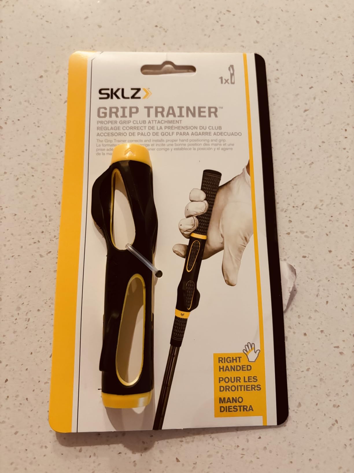 SKLZ Golf Grip Trainer, Club Attachment for Correct Hand Positioning and Muscle Memory, Fits Standard Grips from Driver to Wedge, Right-Handed, Compact Training Aid for Practice and Pre-Round Warm-Up customer photo 2