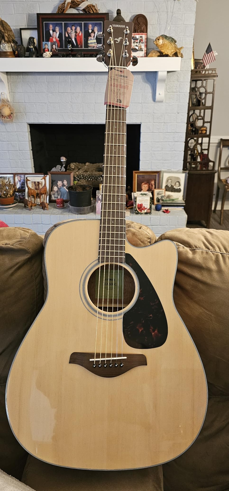 Yamaha FGX800C Solid Top Cutaway Acoustic-Electric Guitar, Dreadnought customer photo 1