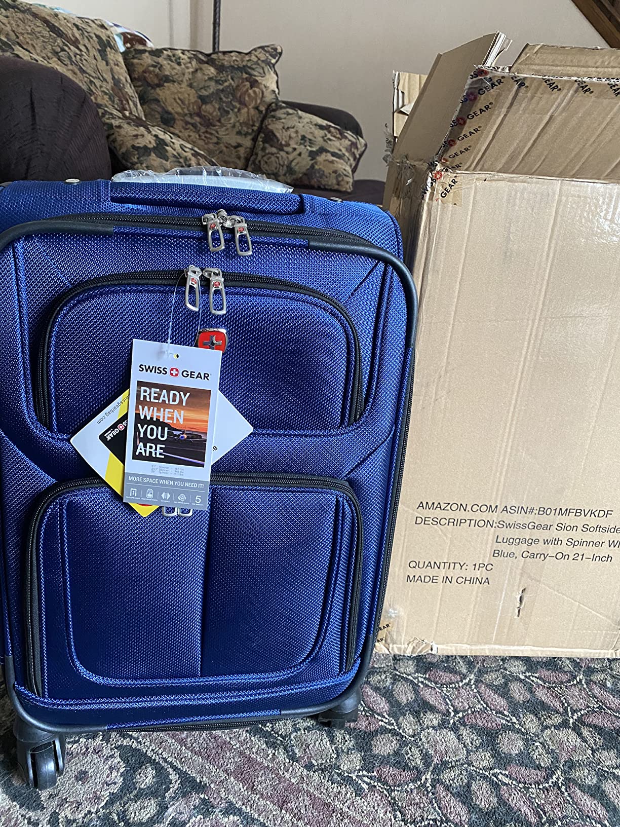 SWISSGEAR Sion Softside Expandable Spinner Luggage Durable Lightweight Travel Suitcase, Teal, Checked-Large customer photo 1