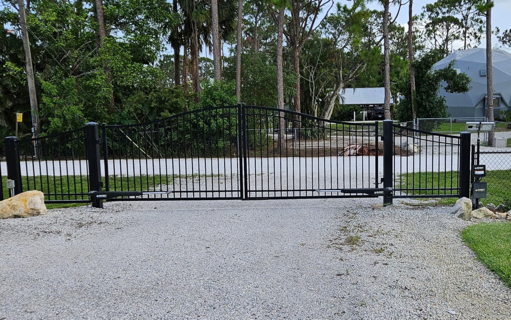 Ghost Controls TDS2XP Heavy-Duty Solar Dual Automatic Gate Opener Kit for Swing Gates Up to 20 Feet customer photo 1