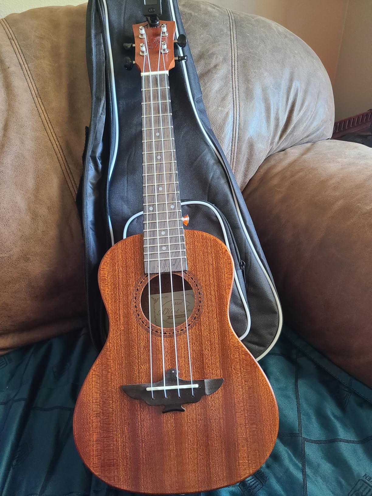 AKLOT Concert Ukelele Solid Mahogany 23 inch for Professional Beginners Adults Kit with Free Online Lesson and Uke Accessories customer photo 1