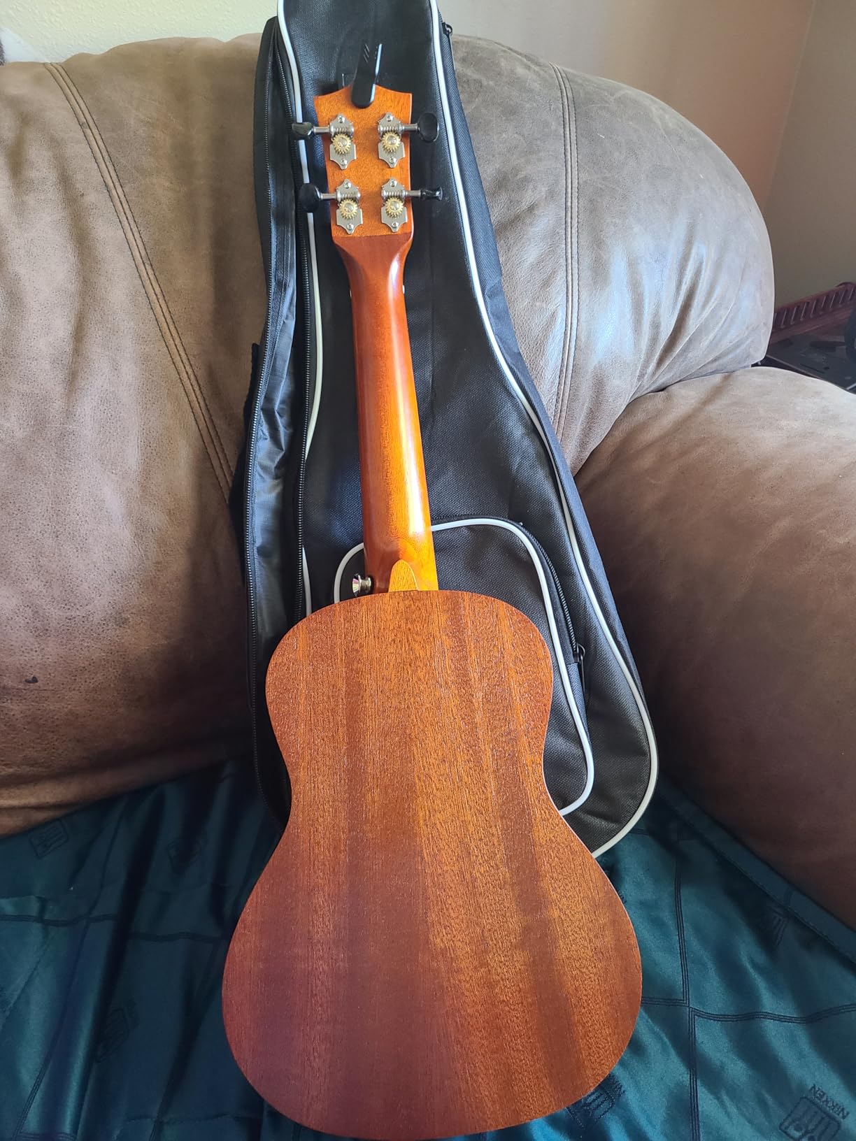 AKLOT Concert Ukelele Solid Mahogany 23 inch for Professional Beginners Adults Kit with Free Online Lesson and Uke Accessories customer photo 2