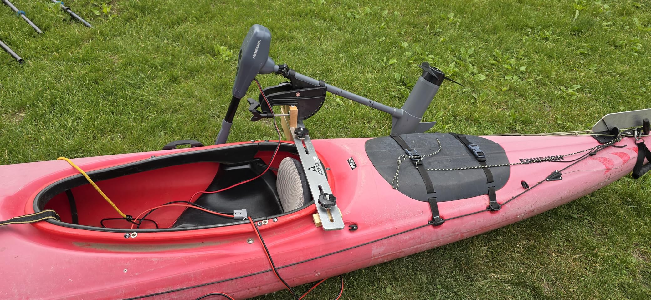 Newport Kayak Series 36lb Thrust Transom Mounted Saltwater Electric Trolling Motor w/LED Battery Indicator (24