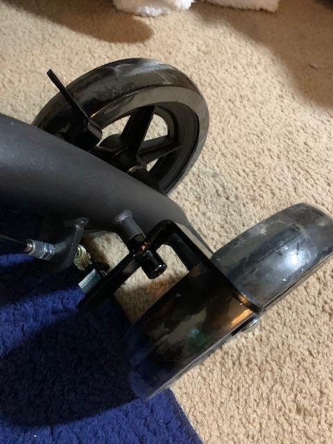 KneeRover Economy Knee Scooter Steerable Knee Walker for Adults for Foot Surgery, Broken Ankle, Foot Injuries - Foldable Knee Rover Scooter for Broken Foot Injured Leg Crutch (Blue) customer photo 2