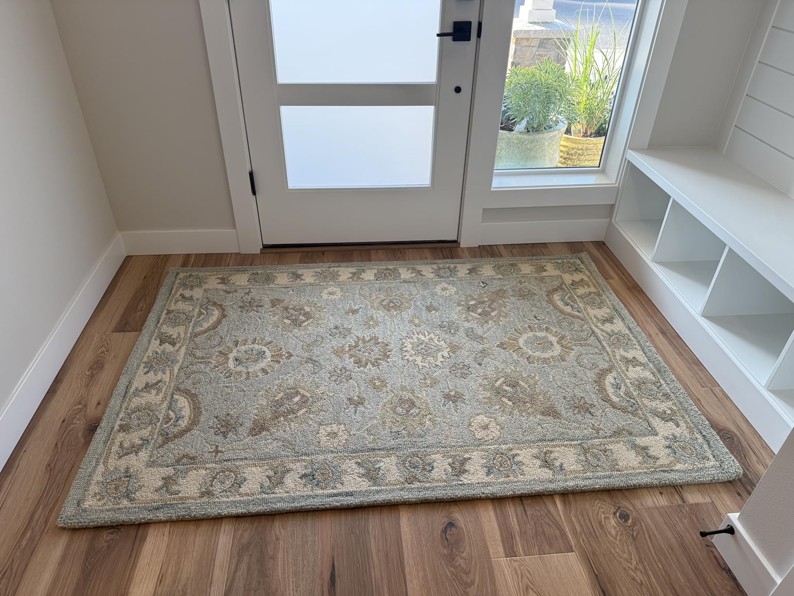 SAFAVIEH Blossom Collection 8' x 10' Sage / Ivory BLM702W Handmade Premium Wool Area Rug customer photo 1