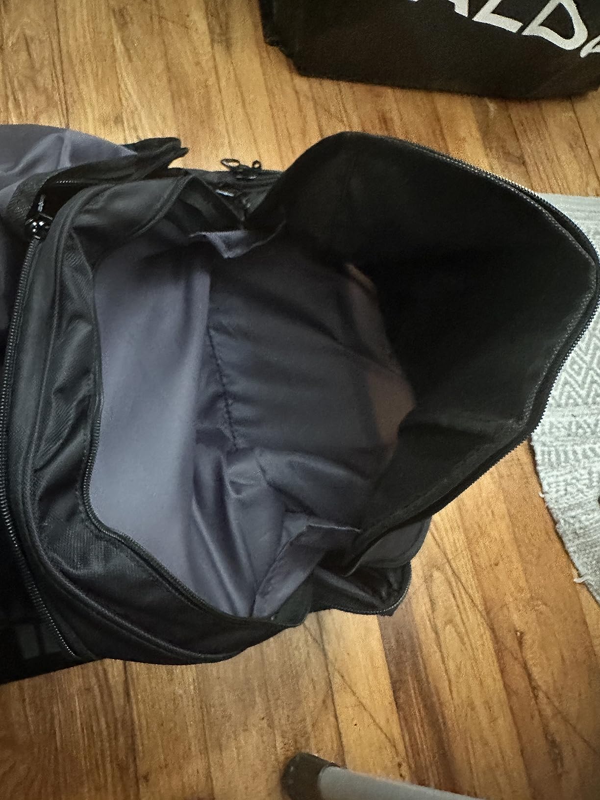 Samsonite Andante 2 Wheeled Duffel Bag - 32-Inch Durable Rolling Luggage with Inline Skate Wheels, Push-Button Handle & Spacious Compartments - All Black customer photo 2