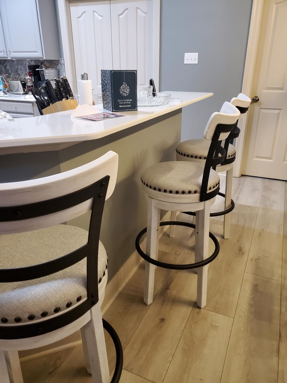 Signature Design by Ashley Valebeck Swivel Barstool With Back, Rustic-Industrial Wood and Metal, 360-Degree Swivel Counter Height Stool for Kitchen Island Seating, Linen Color customer photo 2