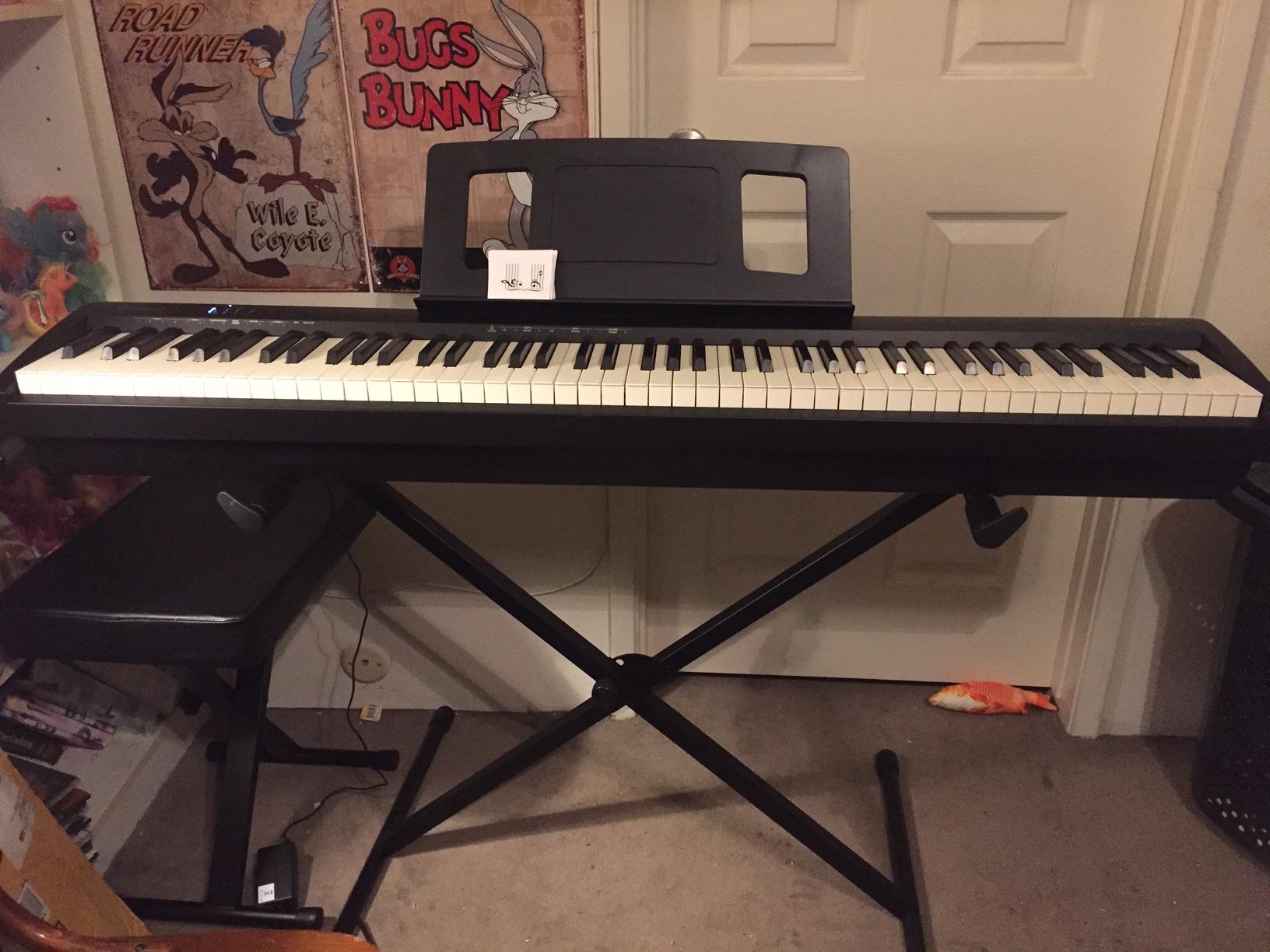 Roland FP-10 Compact 88-Note Digital Piano with SuperNATURAL Piano Tones, Bluetooth & MIDI Connectivity customer photo 1