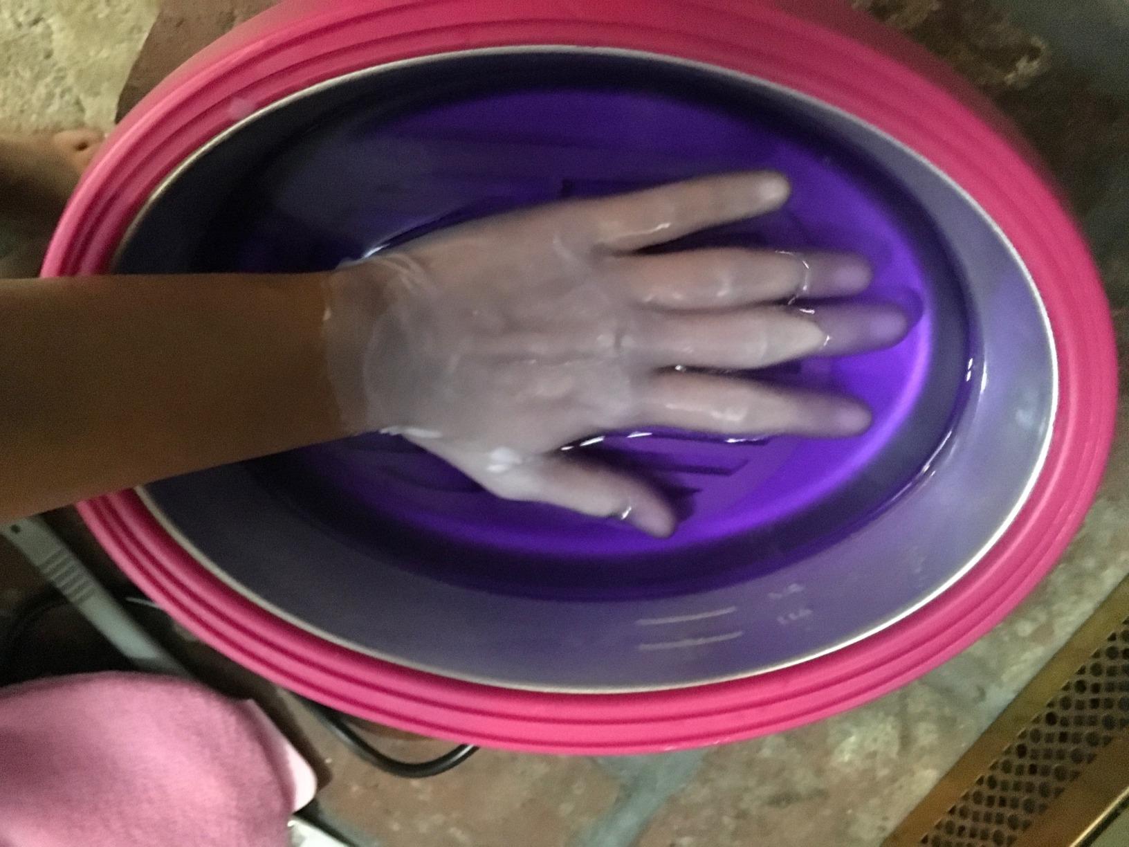 Ejiubas Paraffin Wax Machine for Hand and Feet - Quick Heating Paraffin Bath with 2.2 lb Wax, 200 Glove Liners, 2 Thermal Mitts & Booties customer photo 1